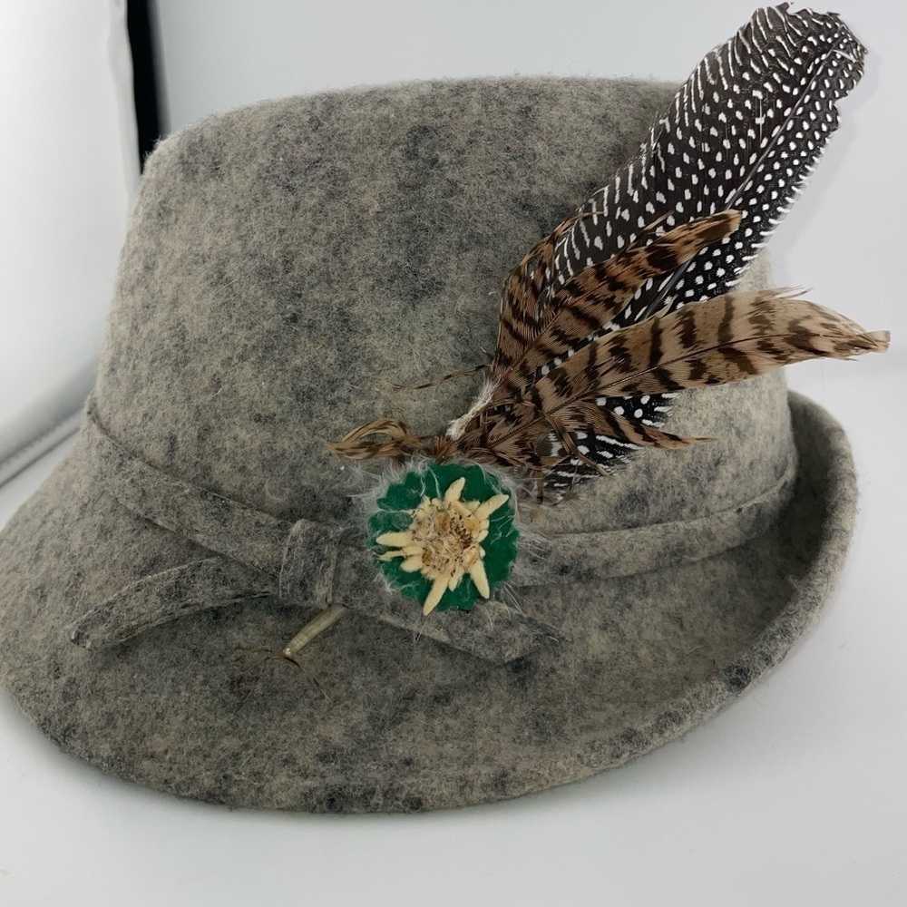 Vintage Commodore Gray Wool Felt Hat Gamsbart Large 58​​​​​​​​​​​​